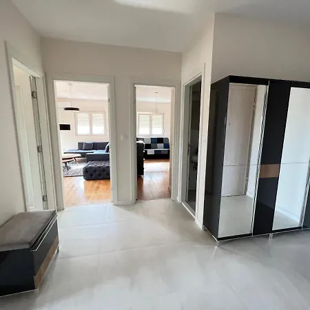 White Homes 48 - Central Point * Podgorica