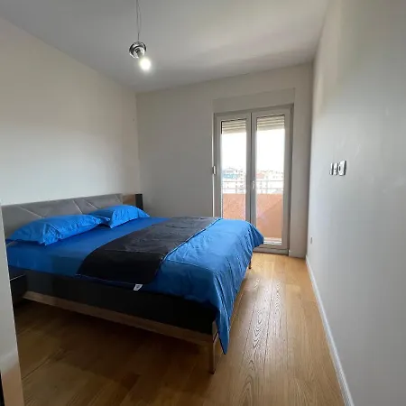 White Homes 48 - Central Point Apartment *